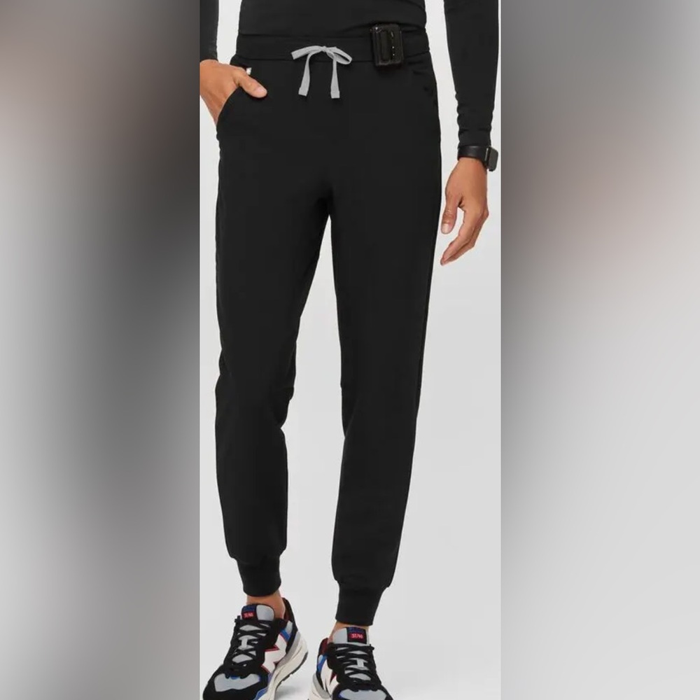 Figs Men’s Black Scrub Pant Joggers (Tansen)